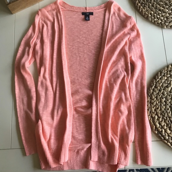 GAP Sweaters - NWOT GAP CARDIGAN